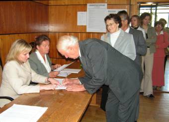 Wybory Prezydenckie - I runda 9.10.2005.