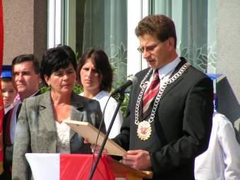 Uchwa Rady Gminy o nadaniu szkole imienia odczyta Jan Marcinek.
