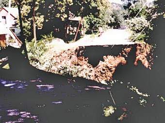 Bytomsko - zniszczony most po powodzi 1997 r.