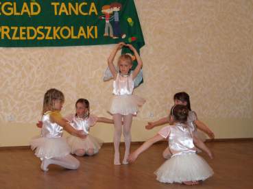  "Taniec abdzi" - dziewczynki z Rozdziela.