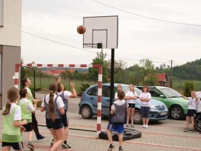 Turniej siatkwki i koszykwki w Bytomsku.