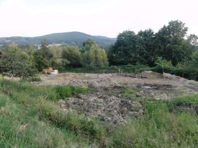 Pocztek budowy boiska w Bednie.