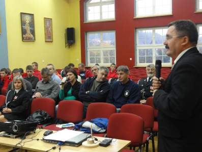 Przemawia z-ca Komendanta Powiatowego PSP w Bochni Czesaw Ziaja.