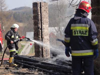 Akcja gaszenia poaru stodoy w kcie Grnej - 28.03.2011.
