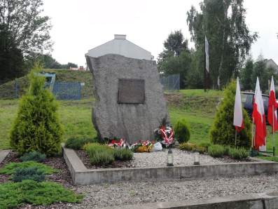 Pomnik Stefana Bohanesa po zakoczeniu uroczystoci.