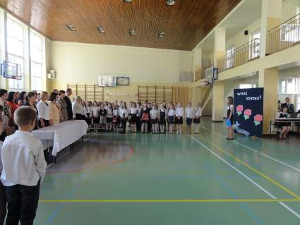 Inauguracja roku szkolnego 2011/2012 w PSP w egocinie.