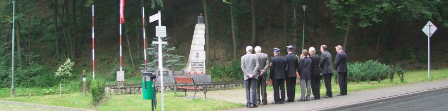 Uroczysto przy pomniku Ofiar II Wojny wiatowej w egocinie - 01.09.2012.