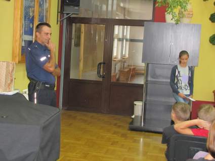 Spotkanie z policjantem w PSP w egocinie - 13.09.2012.