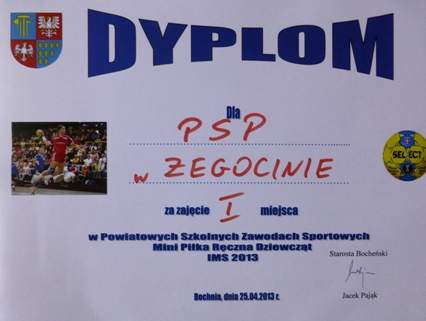 Powiatowa zawody w pice rcznej dziewczt - Bochnia - 25.04.2013 r.