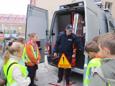 Wizyta uczniw w Komendzie Powiatowej Policji w Bochni.