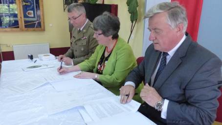 Podpisanie porozumienia w sprawie Klasy Stray Granicznej LO w egocinie - 22.05.2014 r.