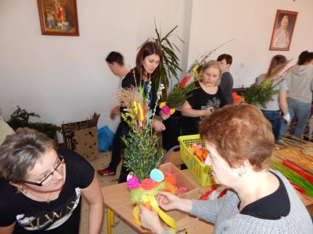PSP w Bytomsku - Przygotowania do akcji charytatywnej "Wielkanocne Palmy".