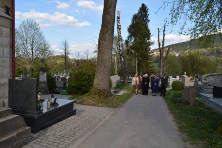 Modlitewne spotkanie przy grobiw Jakuba Juszczyka.
