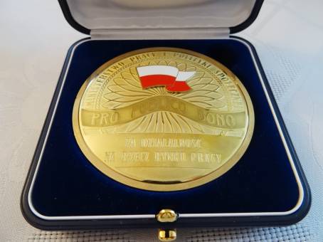 Medal "Pro Publico Bono".