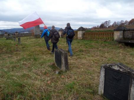 XVIII Rajd "Szlakiem cmentarzy I wojny wiatowej" - dzie pierwszy - 10.11.2015 r.