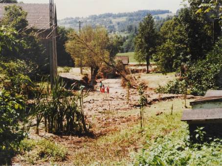 Zniszczenia popowodziowe w Rozdzielu - 10.07.1997 r.