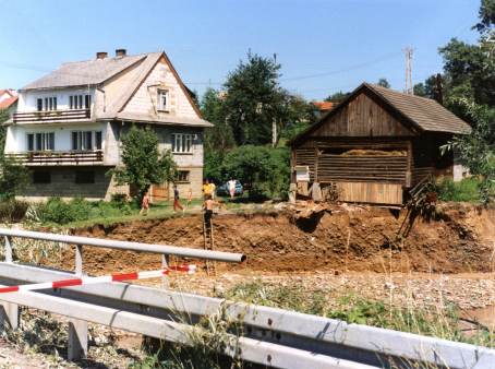 Zniszczenia popowodziowe w kcie Grnej - 10.07.1997 r.