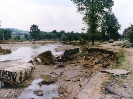 Zniszczenia popowodziowe w kcie Grnej - 10.07.1997 r.