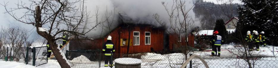 Pożar drewnianego domu mieszkalnego w Bytomsku.