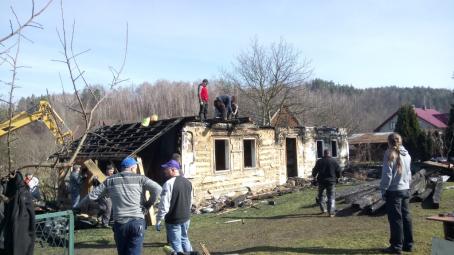 Rozbiórka spalonego domu w Bytomsku - 24.03.2018 r.