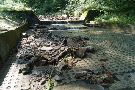 Zniszczenia na ujęciu wody w Bełdnie.