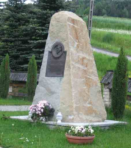 Obelisk ks. Antoniego Poreby w Rozdzielu.