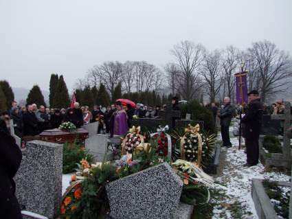 Cmentarz w egocinie - pogrzeb Anny kawy.
