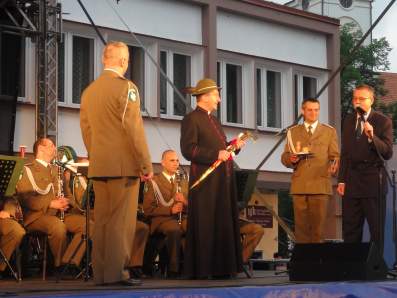 Ks. Jubilat otrzyma Honorowe Czonkostwo Orkiestry Reprezentacyjnej Karpackiego Oddziau SG.
