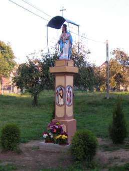 Figurka Matki Boej w Bytomsku - widok po renowacji (IX.2008).
