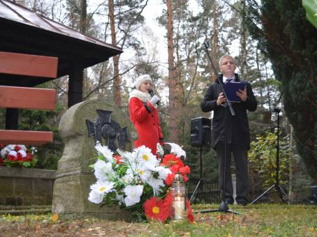 XVIII Rajd "Szlakiem cmentarzy I wojny wiatowej" - dzie drugi - 11.11.2015 r.