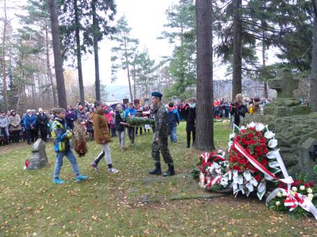 XVIII Rajd "Szlakiem cmentarzy I wojny wiatowej" - dzie drugi - 11.11.2015 r.