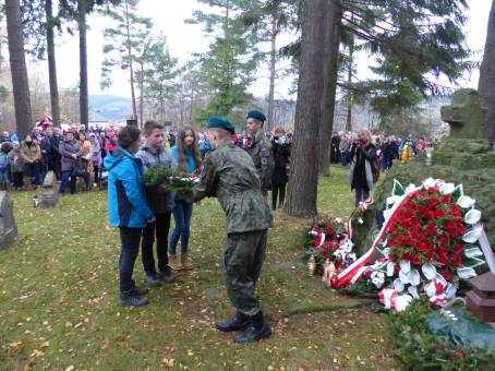 XVIII Rajd "Szlakiem cmentarzy I wojny wiatowej" - dzie drugi - 11.11.2015 r.