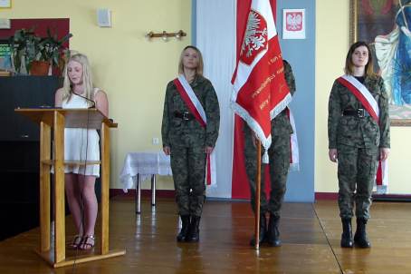 Wrczenie certyfikatw absolwentom Klasy Stray Granicznej LO w egocinie - 23.06.2016 r.