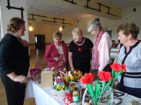 2016-04-28 - Prezentacja umiejetnoci i zainteresowa seniorw. Zajcia w Domu Kultury.