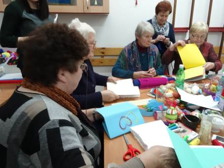 2016-02-22 - Warsztaty rkodziea artystycznego - nauka robienia kartek witecznych.