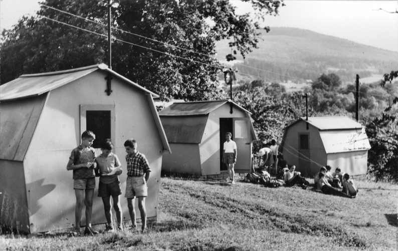 1964. Domli kampingowe w Żegocinie.