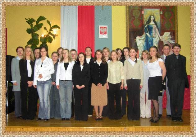 Absolwenci klasy III A LO w egocinie w roku szkolnym 2004/2005